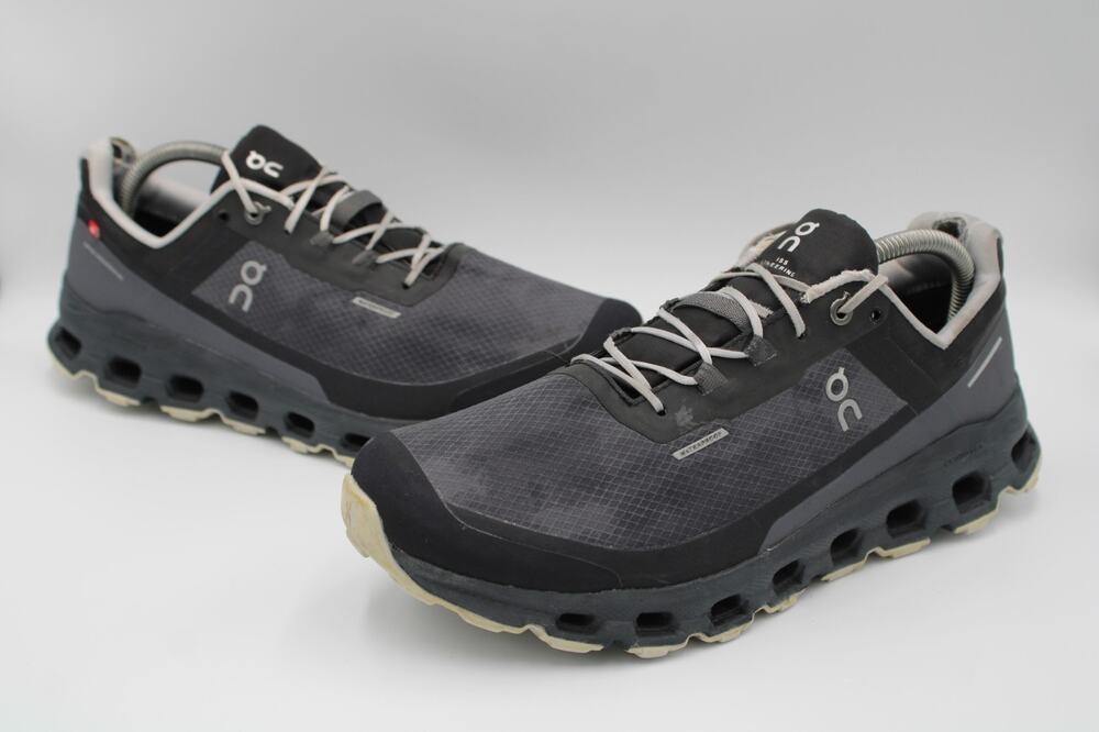 Size 10 - On Running Cloudvista Wateproof Black (Women's) - 74.98595